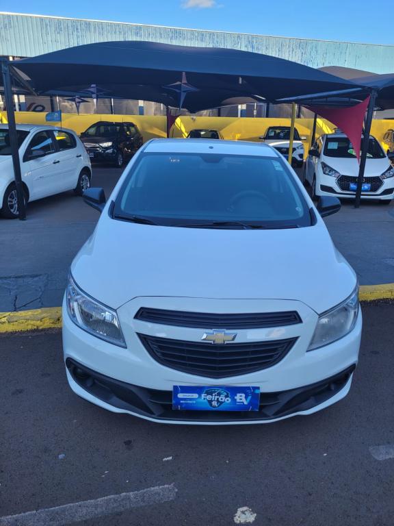 CHEVROLET Onix Hatch - Foto