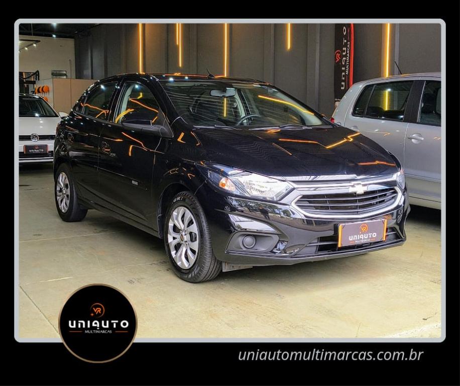 CHEVROLET Onix Hatch - Foto