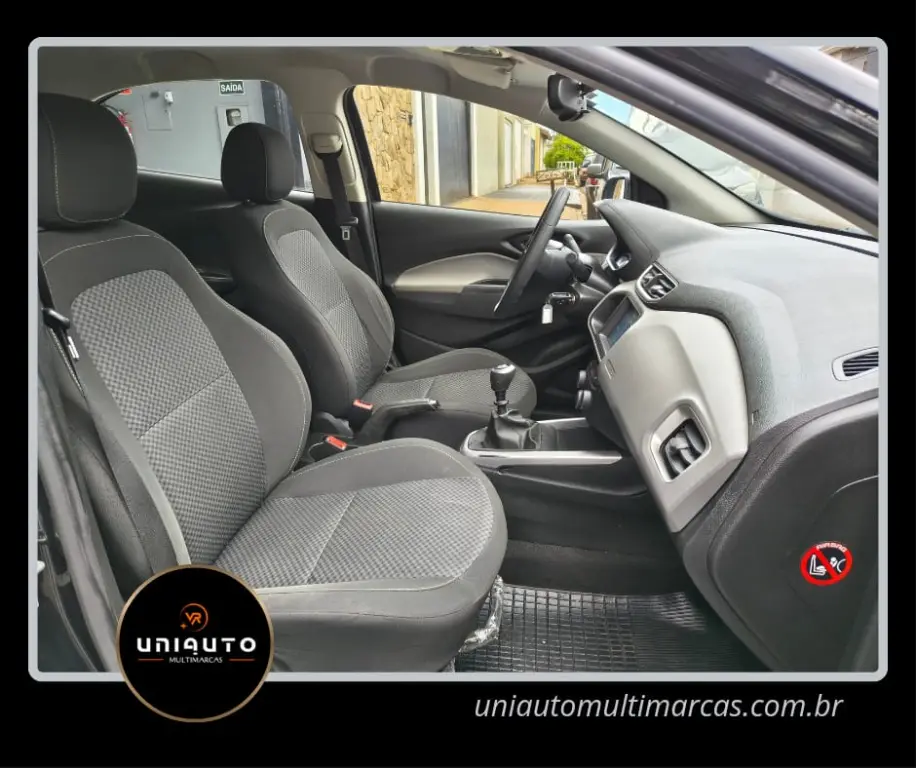 CHEVROLET Onix Hatch - Foto