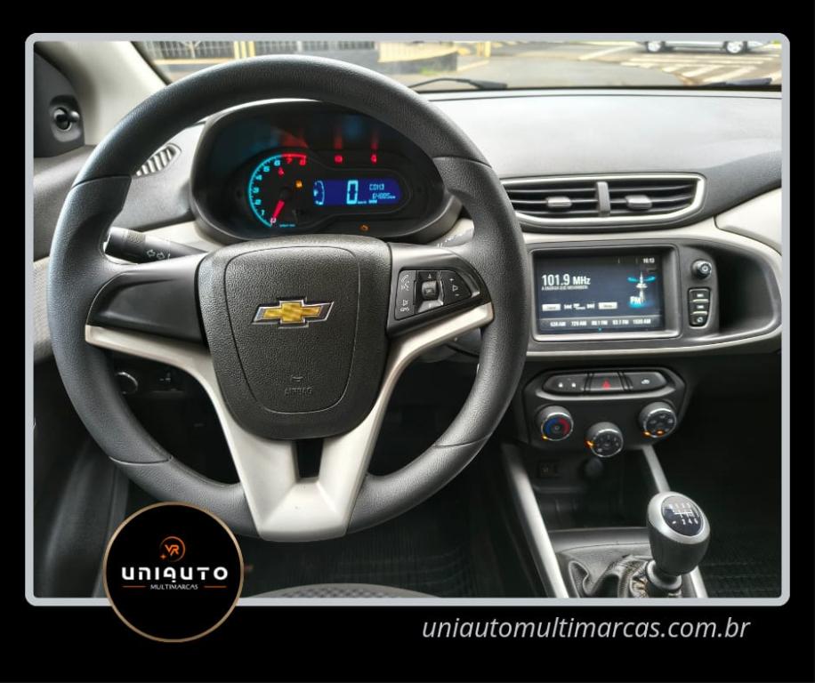 CHEVROLET Onix Hatch - Foto