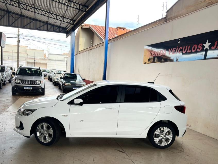 CHEVROLET Onix Hatch - Foto