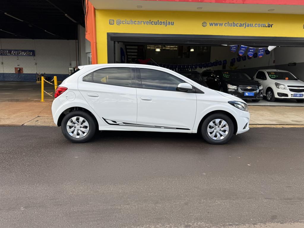 CHEVROLET Onix Hatch