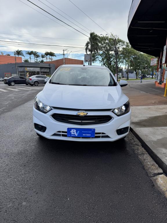 CHEVROLET Onix Hatch - Foto