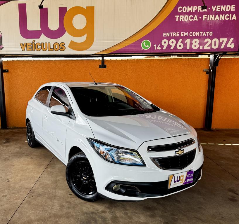 CHEVROLET Onix Hatch - Foto