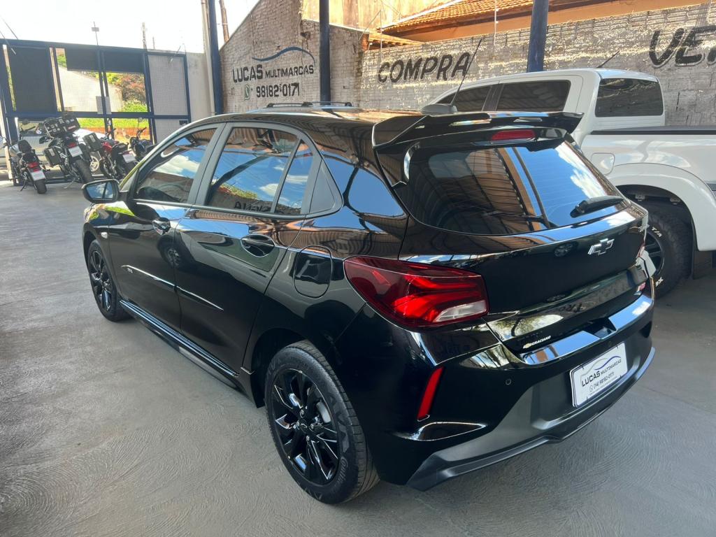 CHEVROLET Onix Hatch - Foto