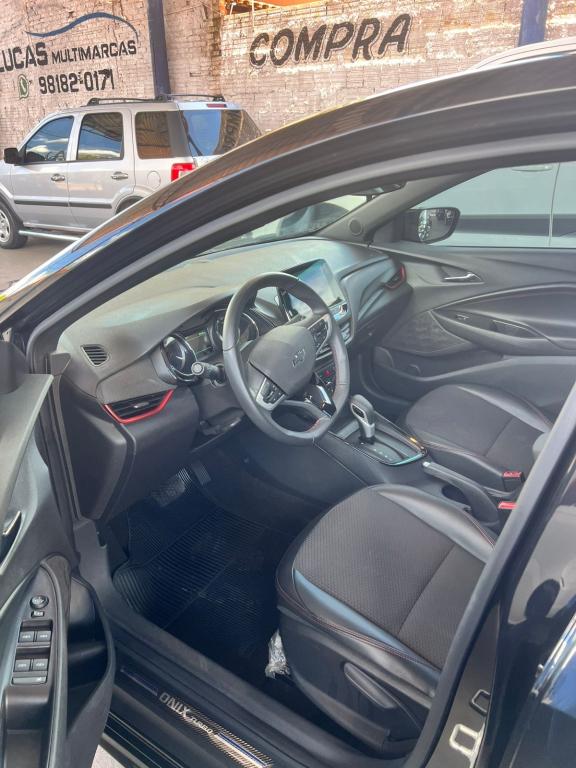 CHEVROLET Onix Hatch - Foto