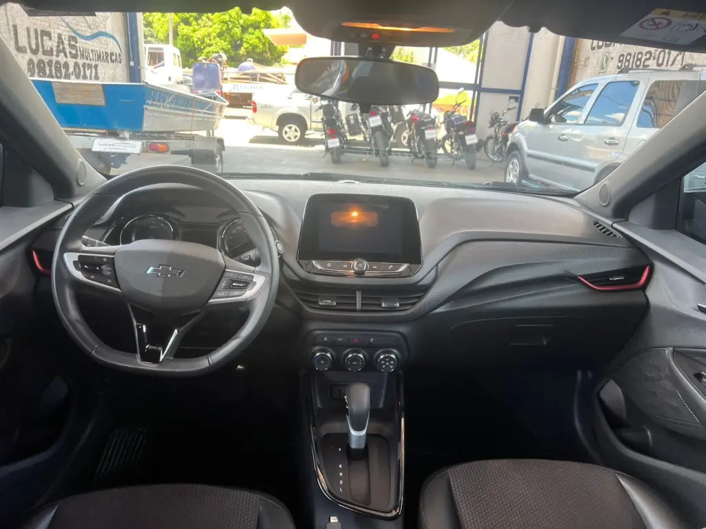 CHEVROLET Onix Hatch - Foto