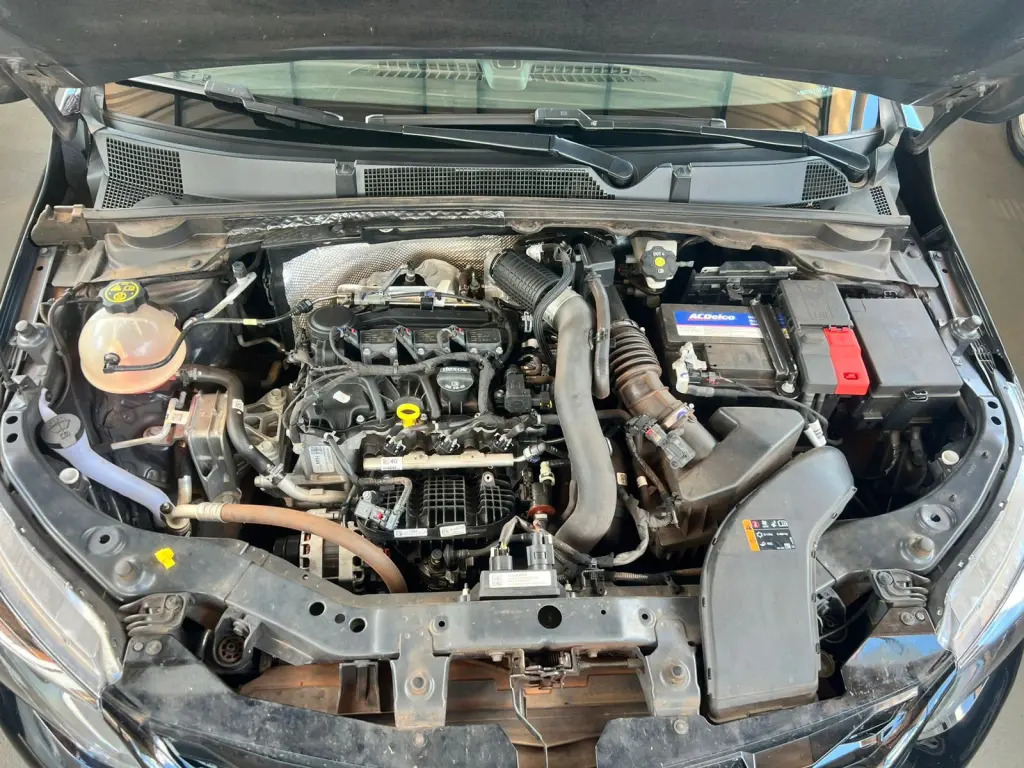 CHEVROLET Onix Hatch - Foto