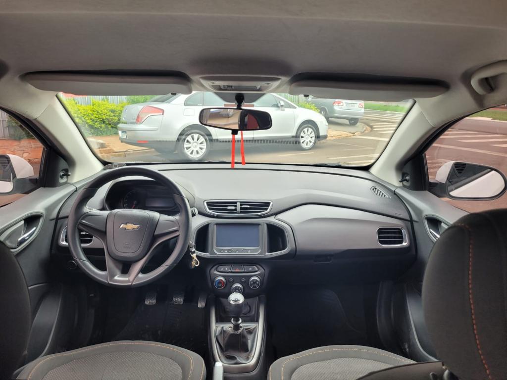 CHEVROLET Onix Hatch - Foto