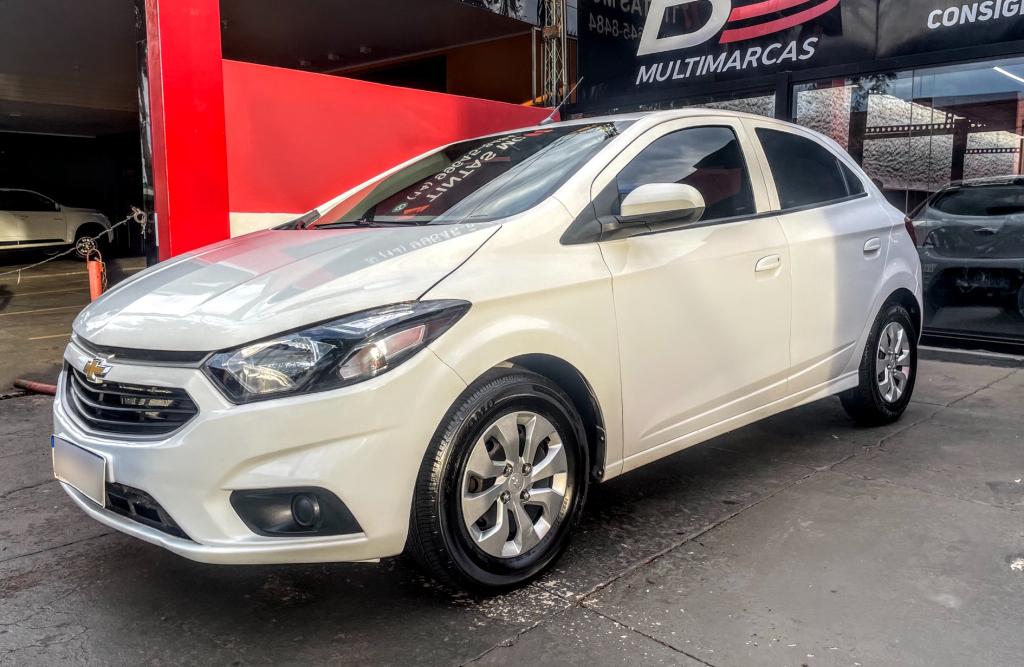 CHEVROLET Onix Hatch - Foto