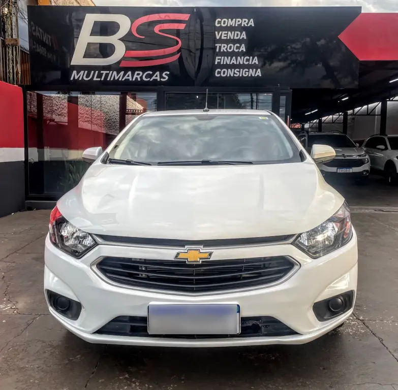 CHEVROLET Onix Hatch - Foto