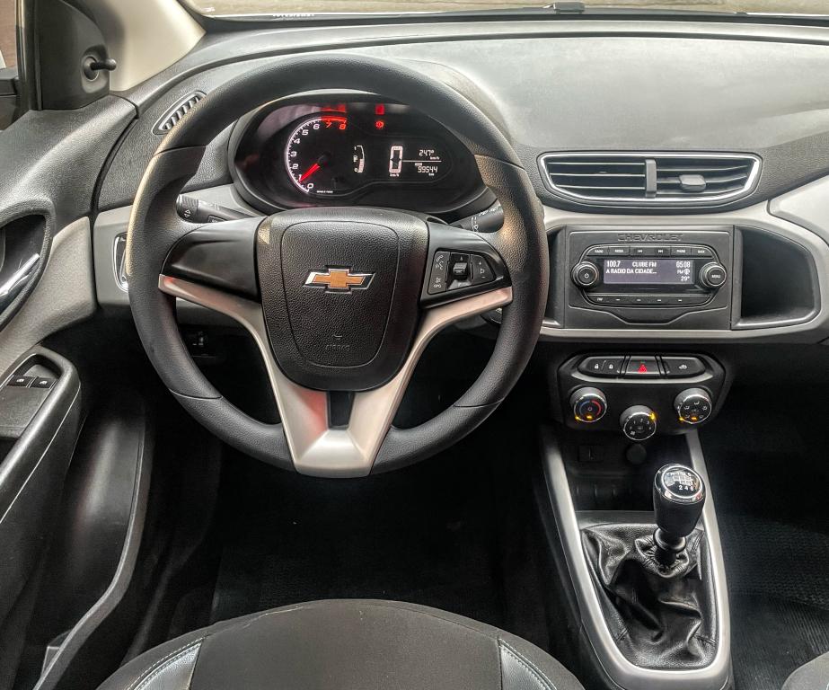 CHEVROLET Onix Hatch - Foto