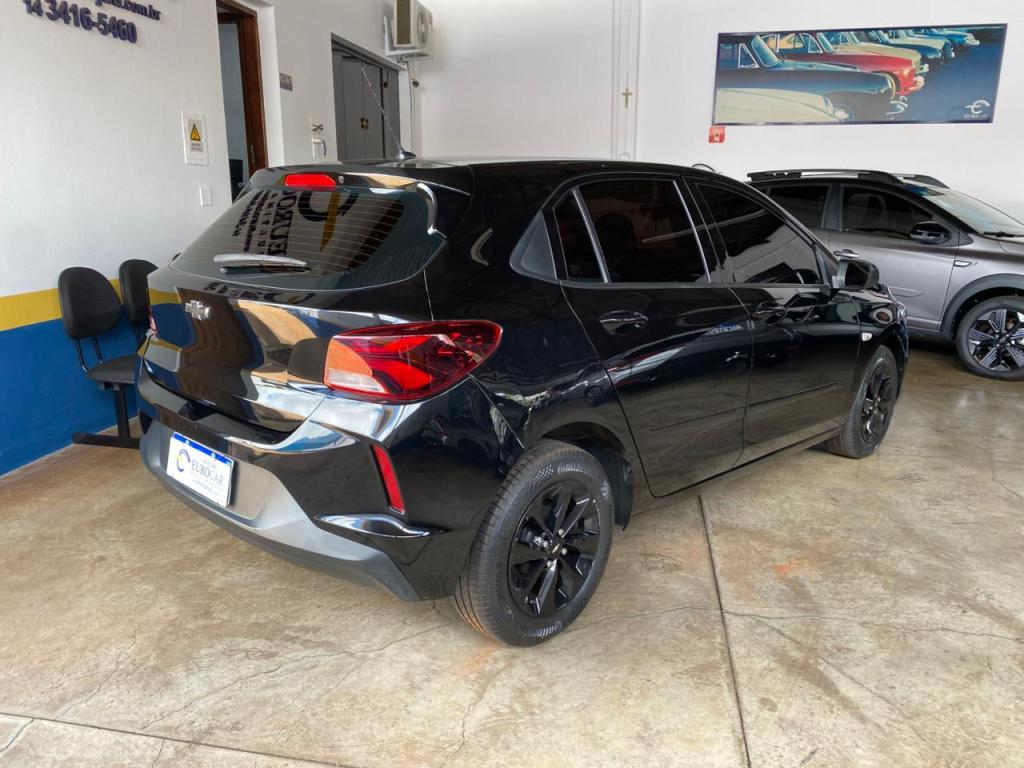 CHEVROLET Onix Hatch - Foto