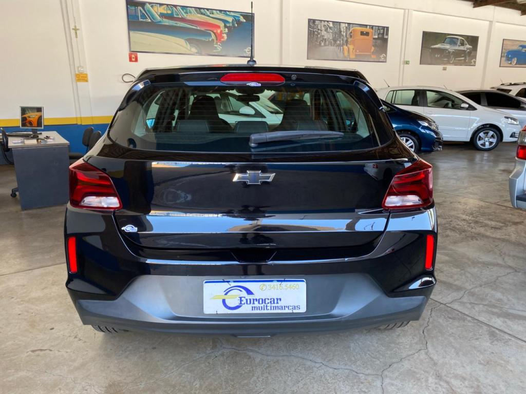 CHEVROLET Onix Hatch - Foto