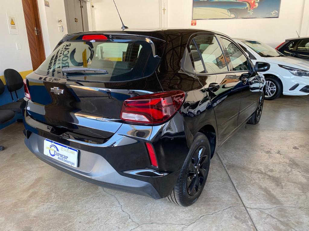 CHEVROLET Onix Hatch - Foto