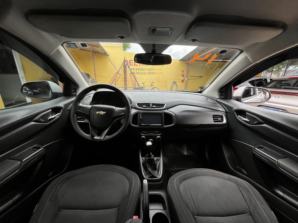 CHEVROLET Onix Hatch - Foto