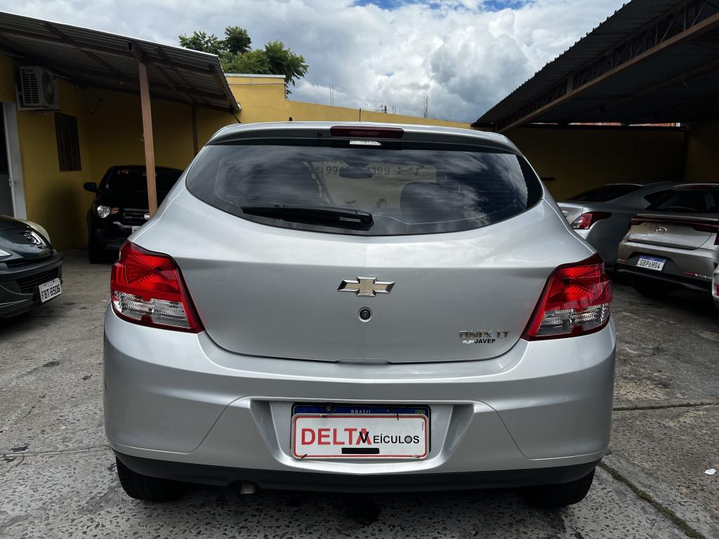 CHEVROLET Onix Hatch - Foto