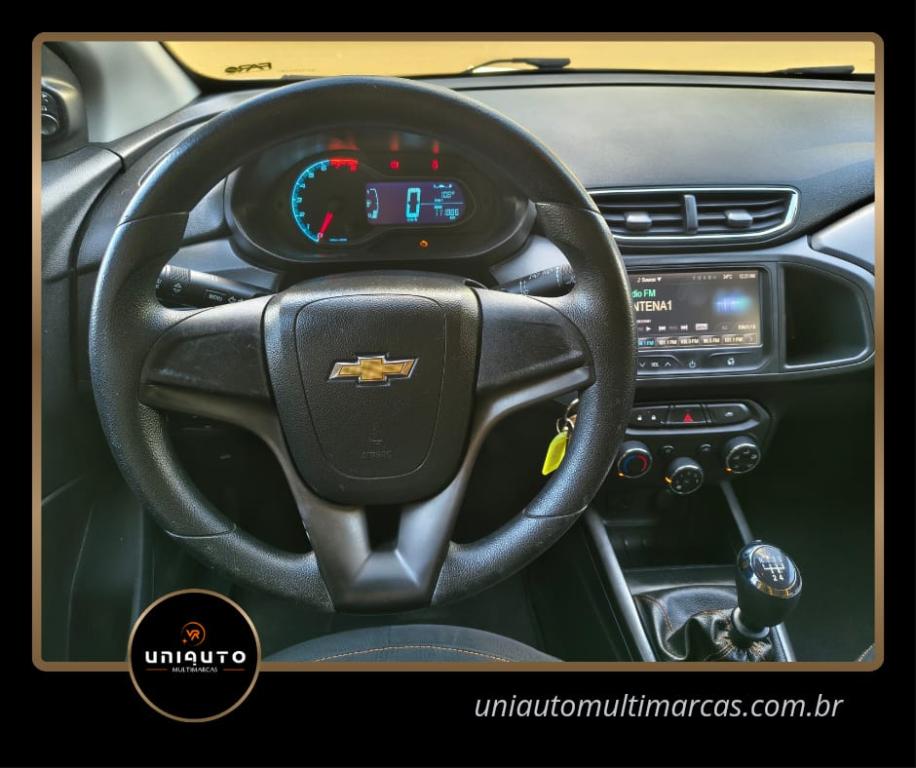 CHEVROLET Onix Hatch - Foto