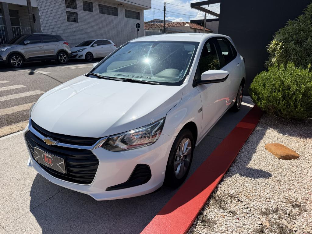 CHEVROLET Onix Hatch - Foto