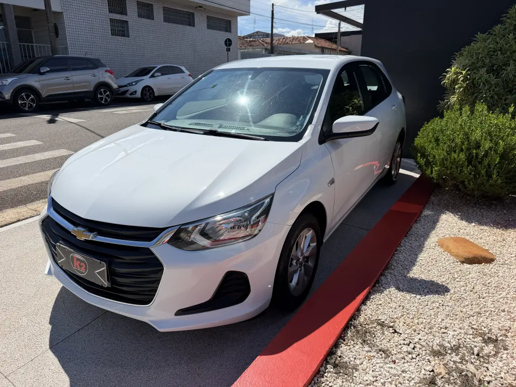 CHEVROLET Onix Hatch - Foto