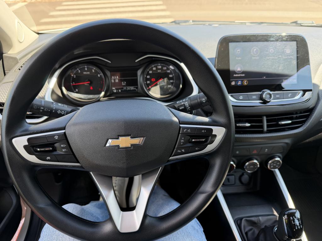 CHEVROLET Onix Hatch - Foto