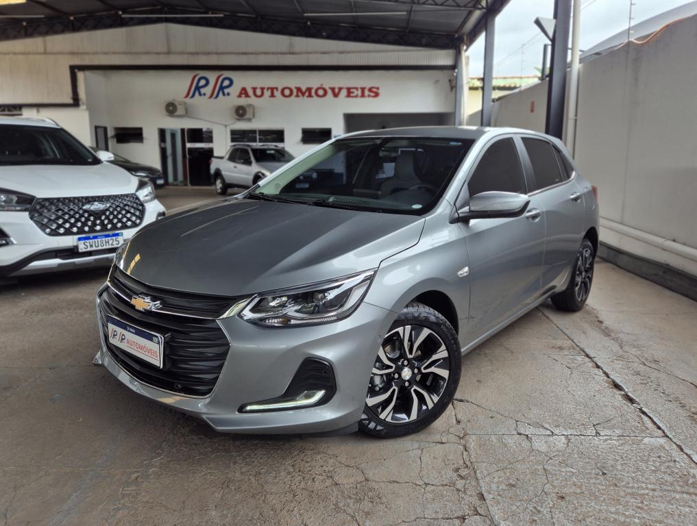 CHEVROLET Onix Hatch - Foto