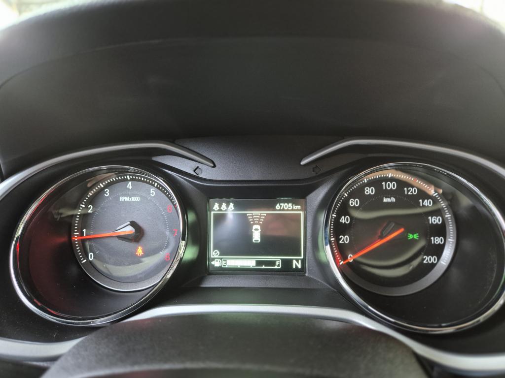 CHEVROLET Onix Hatch - Foto