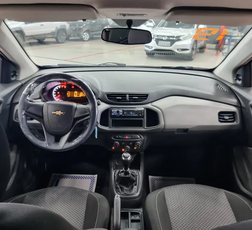 CHEVROLET Onix Hatch - Foto