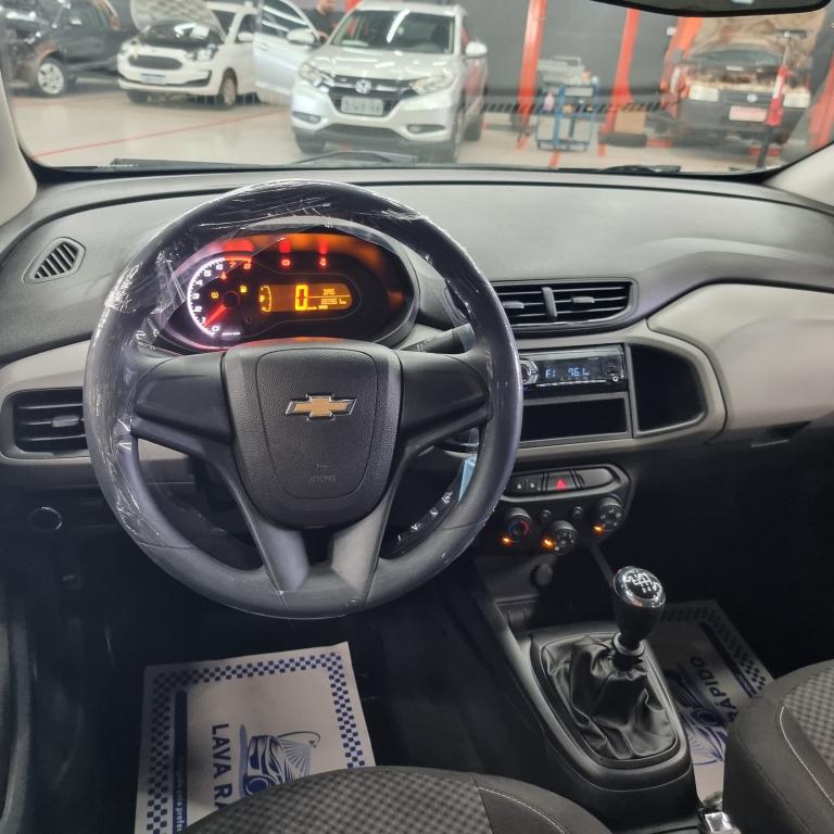 CHEVROLET Onix Hatch - Foto