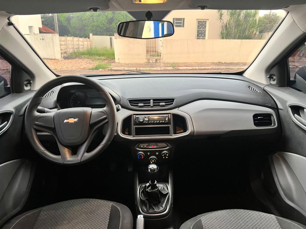 CHEVROLET Onix Hatch - Foto