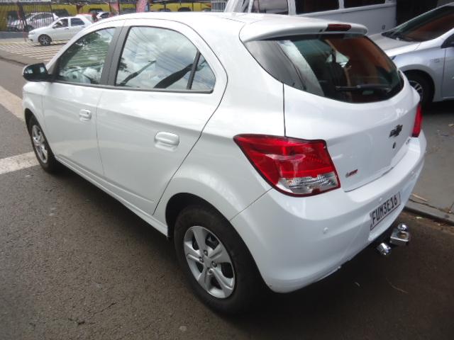 CHEVROLET Onix Hatch - Foto