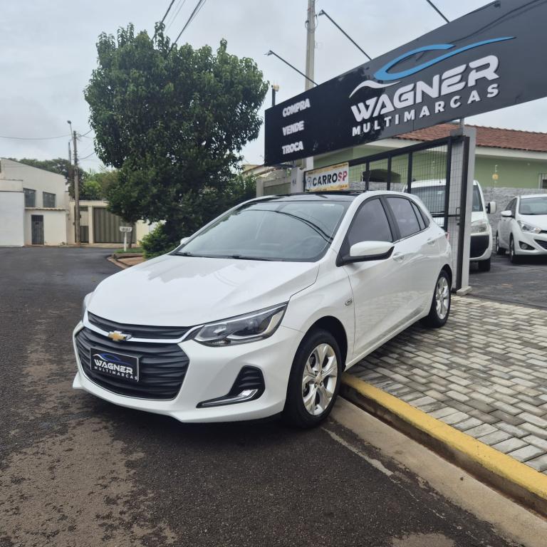 CHEVROLET Onix Hatch - Foto