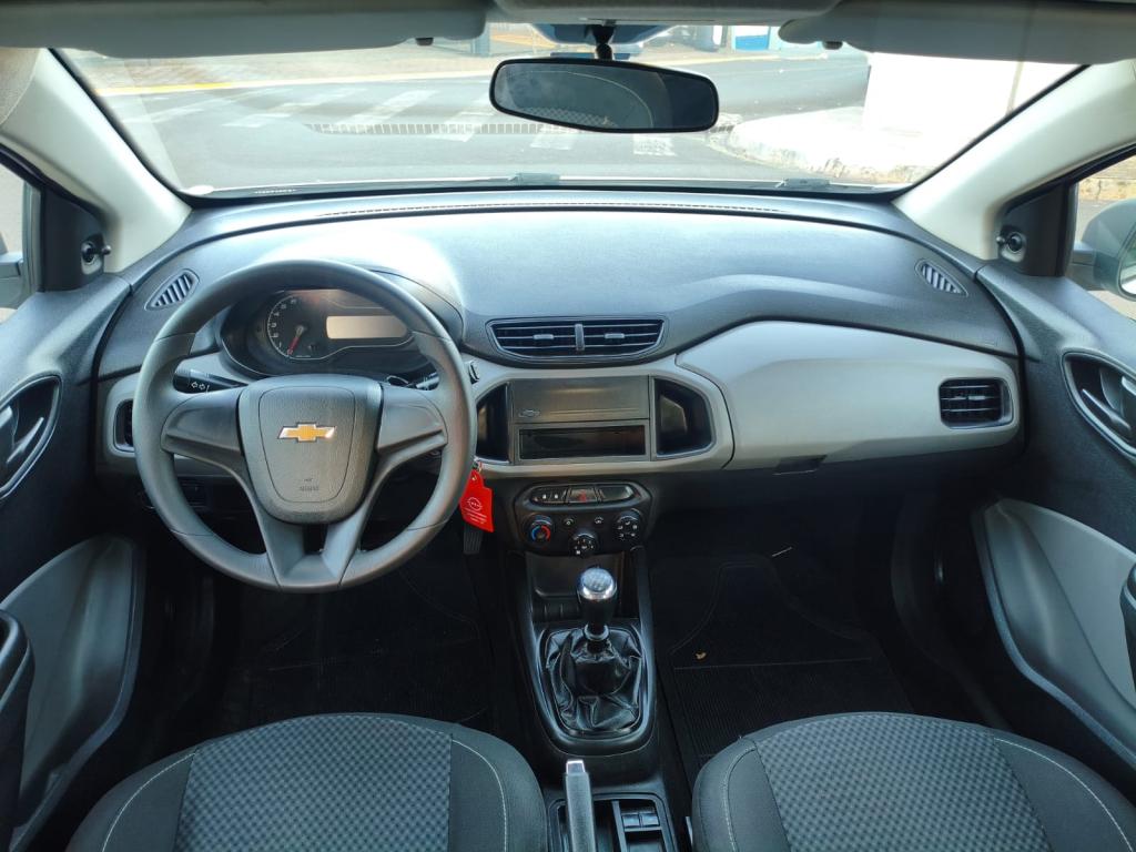 CHEVROLET Onix Hatch - Foto