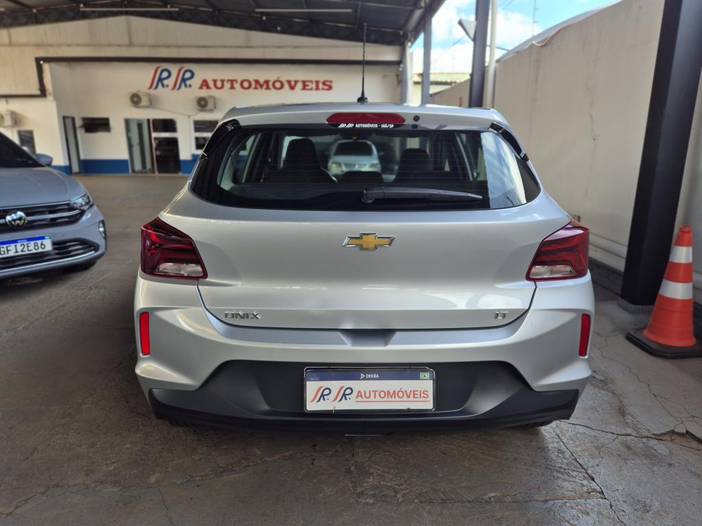 CHEVROLET Onix Hatch - Foto
