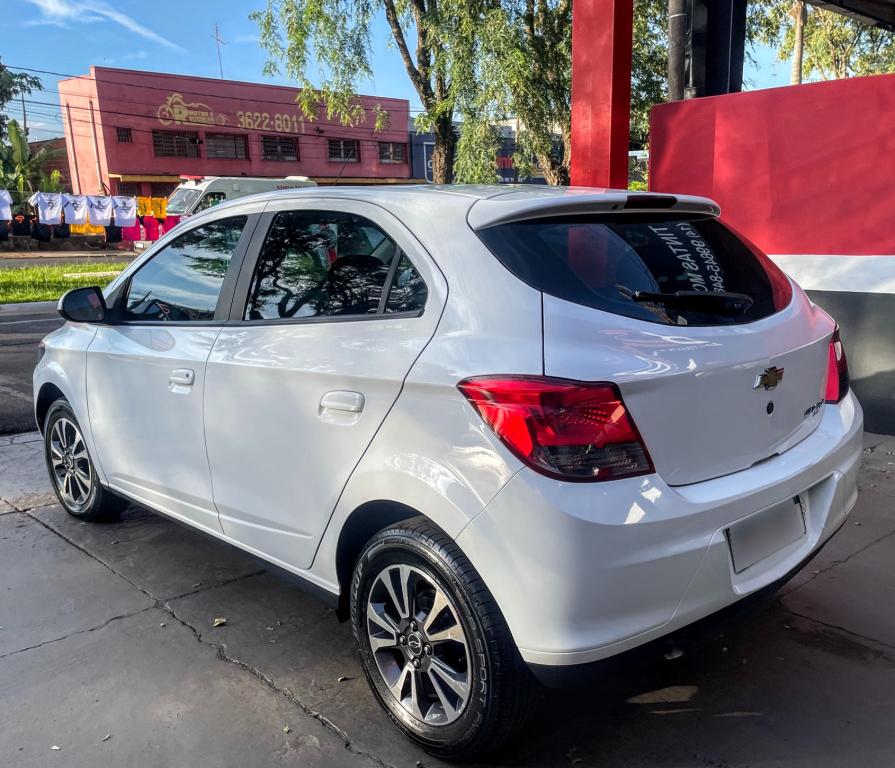 CHEVROLET Onix Hatch - Foto