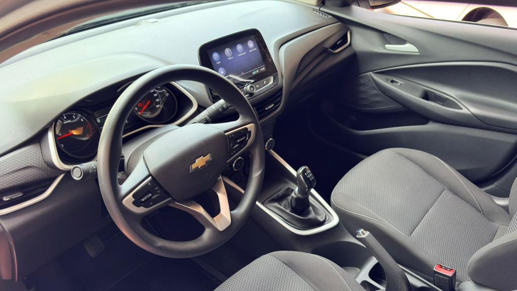 CHEVROLET Onix Hatch - Foto