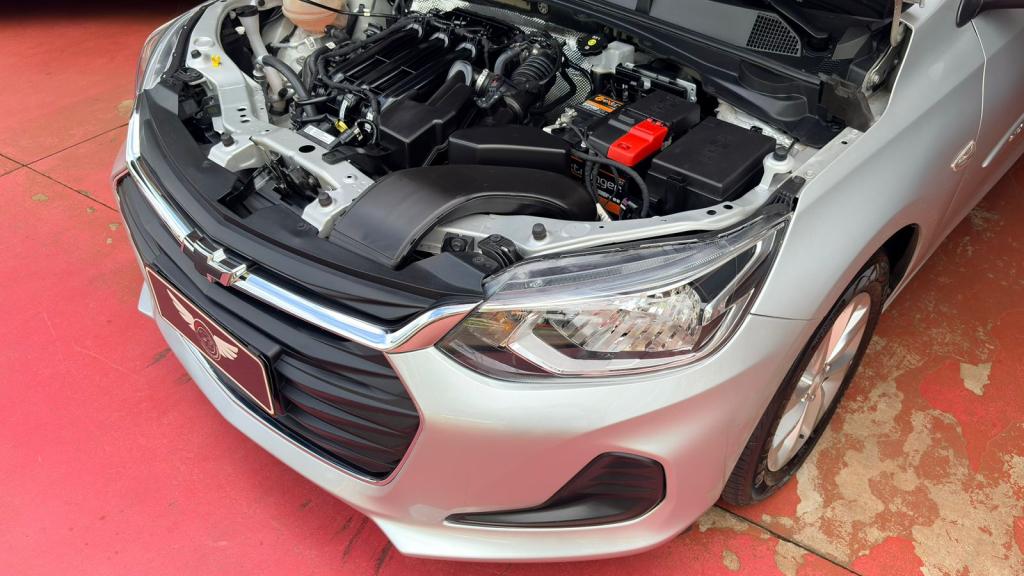 CHEVROLET Onix Hatch - Foto