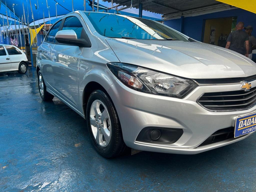 CHEVROLET Onix Hatch - Foto