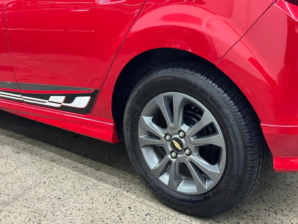 CHEVROLET Onix Hatch - Foto