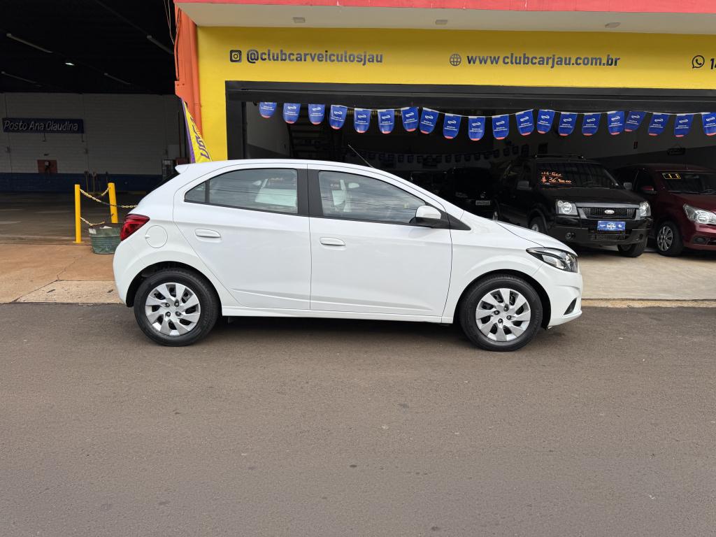 CHEVROLET Onix Hatch - Foto