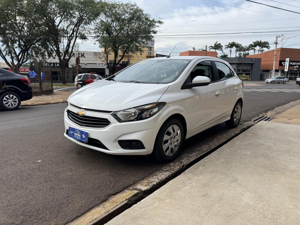CHEVROLET Onix Hatch - Foto
