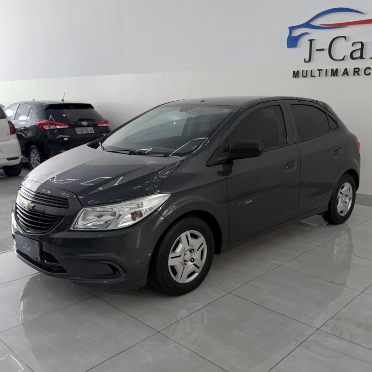 CHEVROLET Onix Hatch - Foto