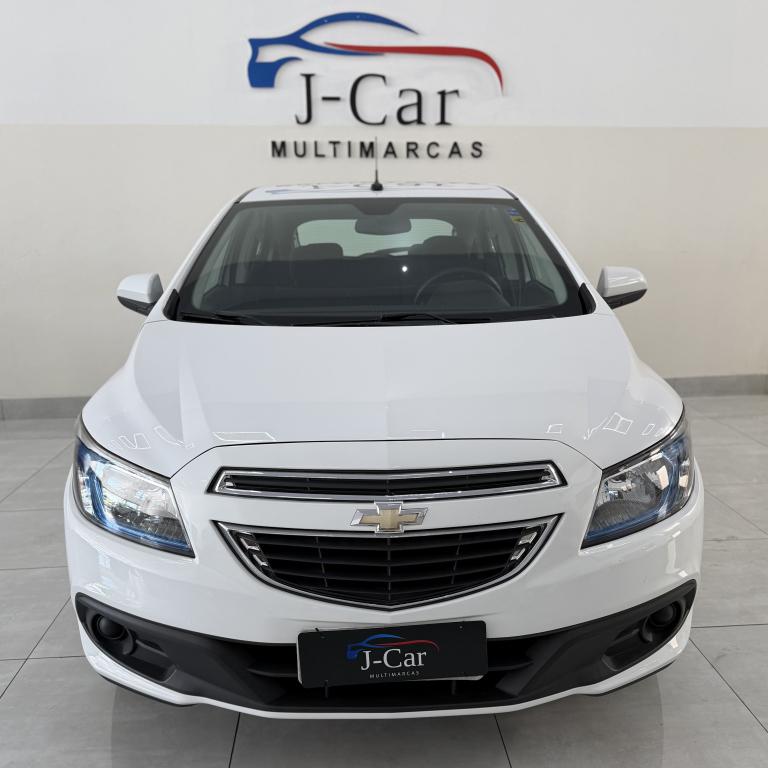 CHEVROLET Onix Hatch - Foto