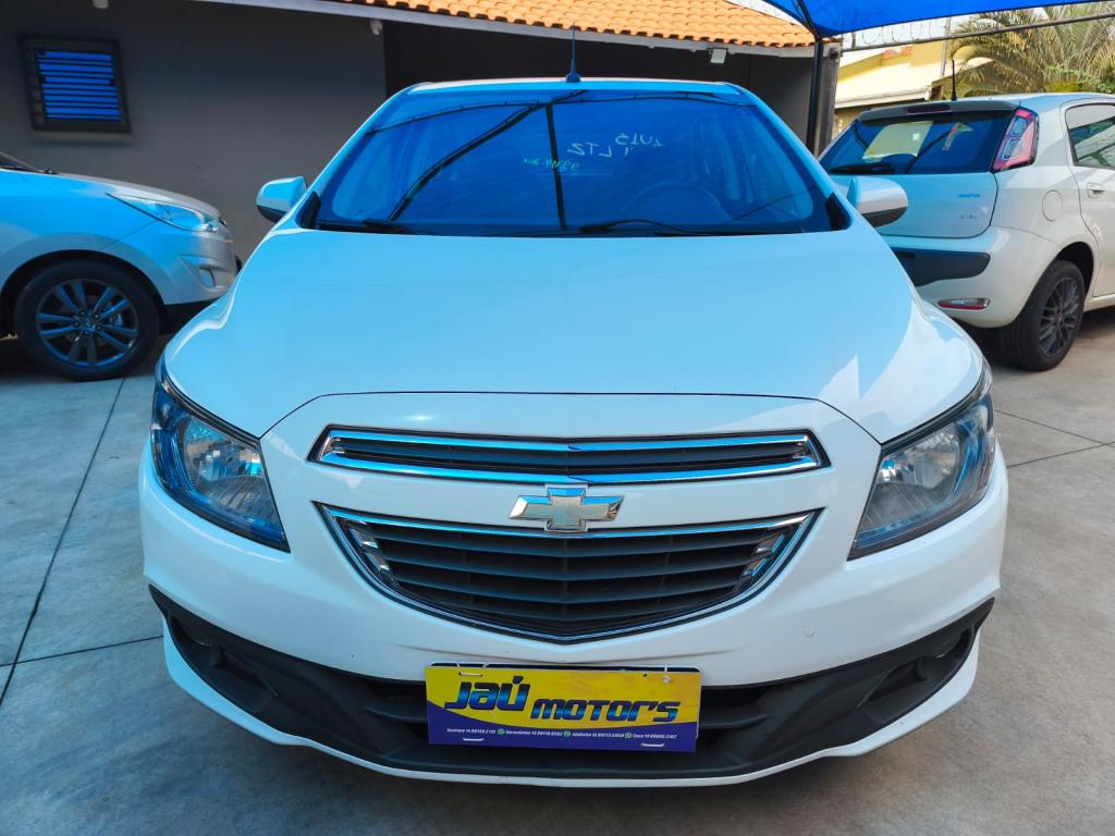 CHEVROLET Onix Hatch - Foto