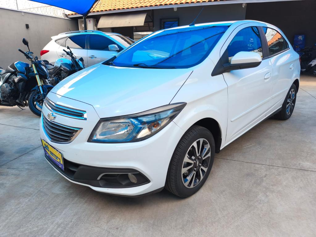 CHEVROLET Onix Hatch - Foto