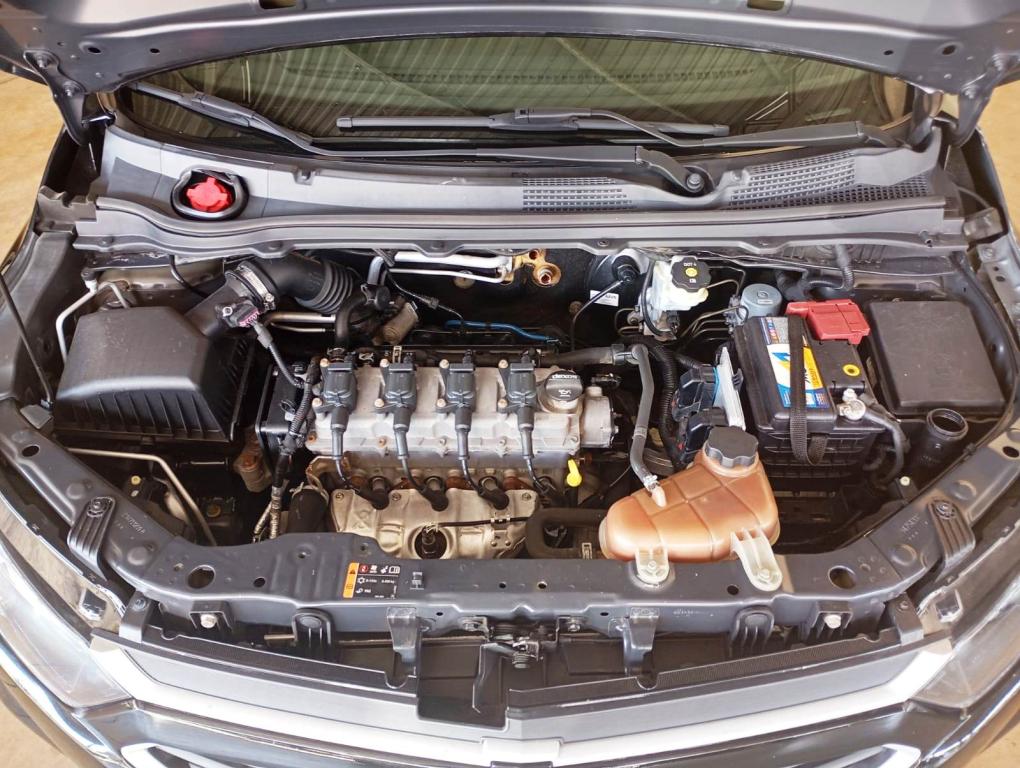 CHEVROLET Onix Hatch - Foto