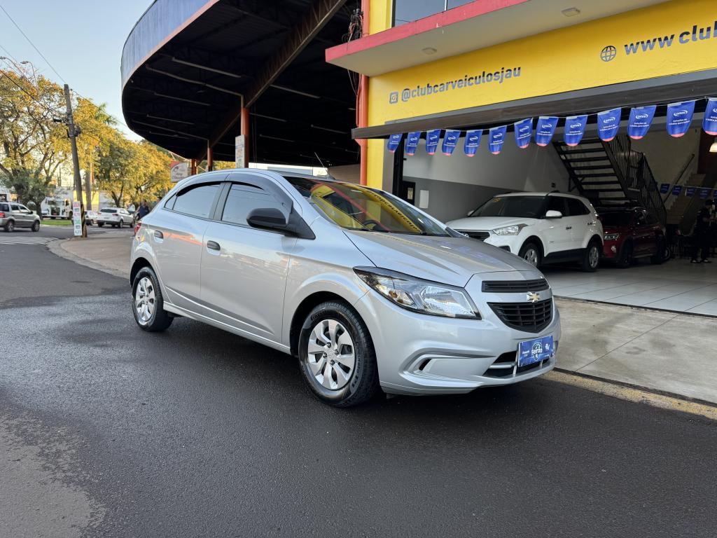 CHEVROLET Onix Hatch - Foto