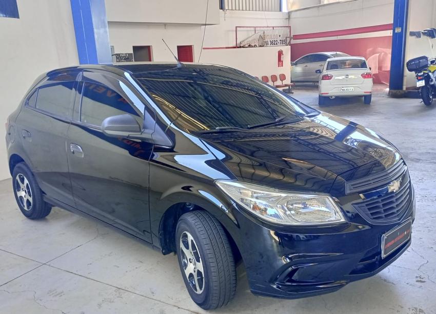 CHEVROLET Onix Hatch - Foto