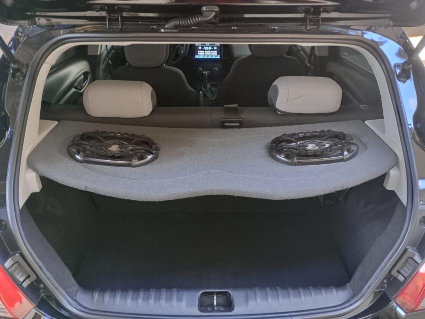 CHEVROLET Onix Hatch - Foto