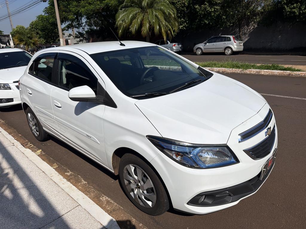 CHEVROLET Onix Hatch